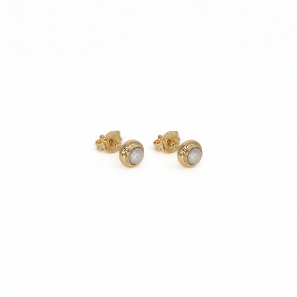 Amara Pearl Stud Earrings
